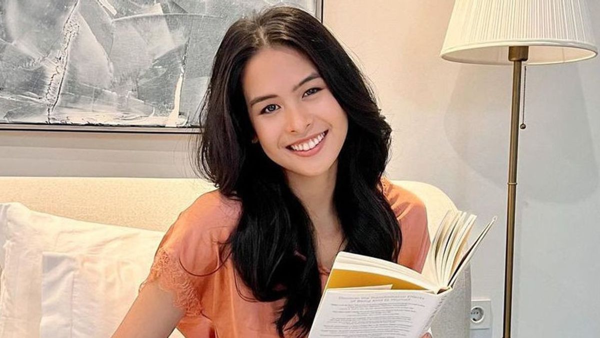 Maudy Ayunda Rilis Buku Kedua “Simfoni Sunyi”, Perpaduan Filsafat, Musik, dan Pengembaraan Jiwa