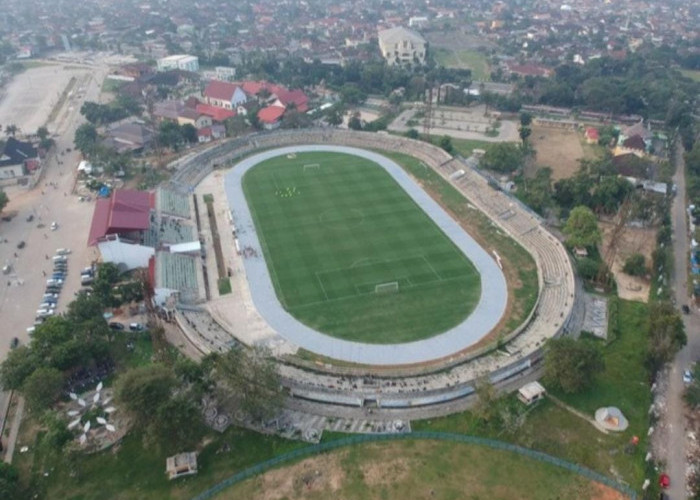 Bhayangkara Presisi Lampung 1–1 PSM Makassar: “Debut Kandang” di Sumpah Pemuda, Dua Penalti, VAR, dan 6.713 Penonton